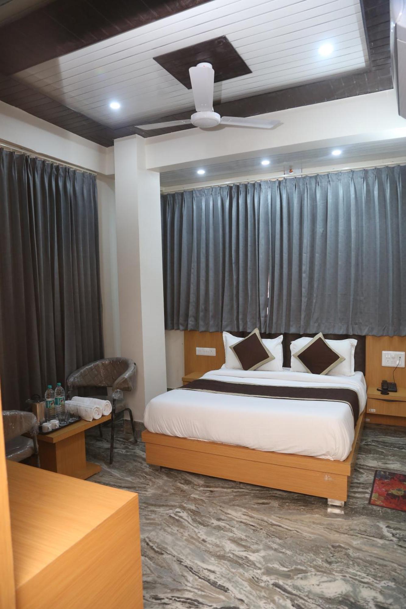 Hotel Kirti Plaza Chittorgarh Exterior photo