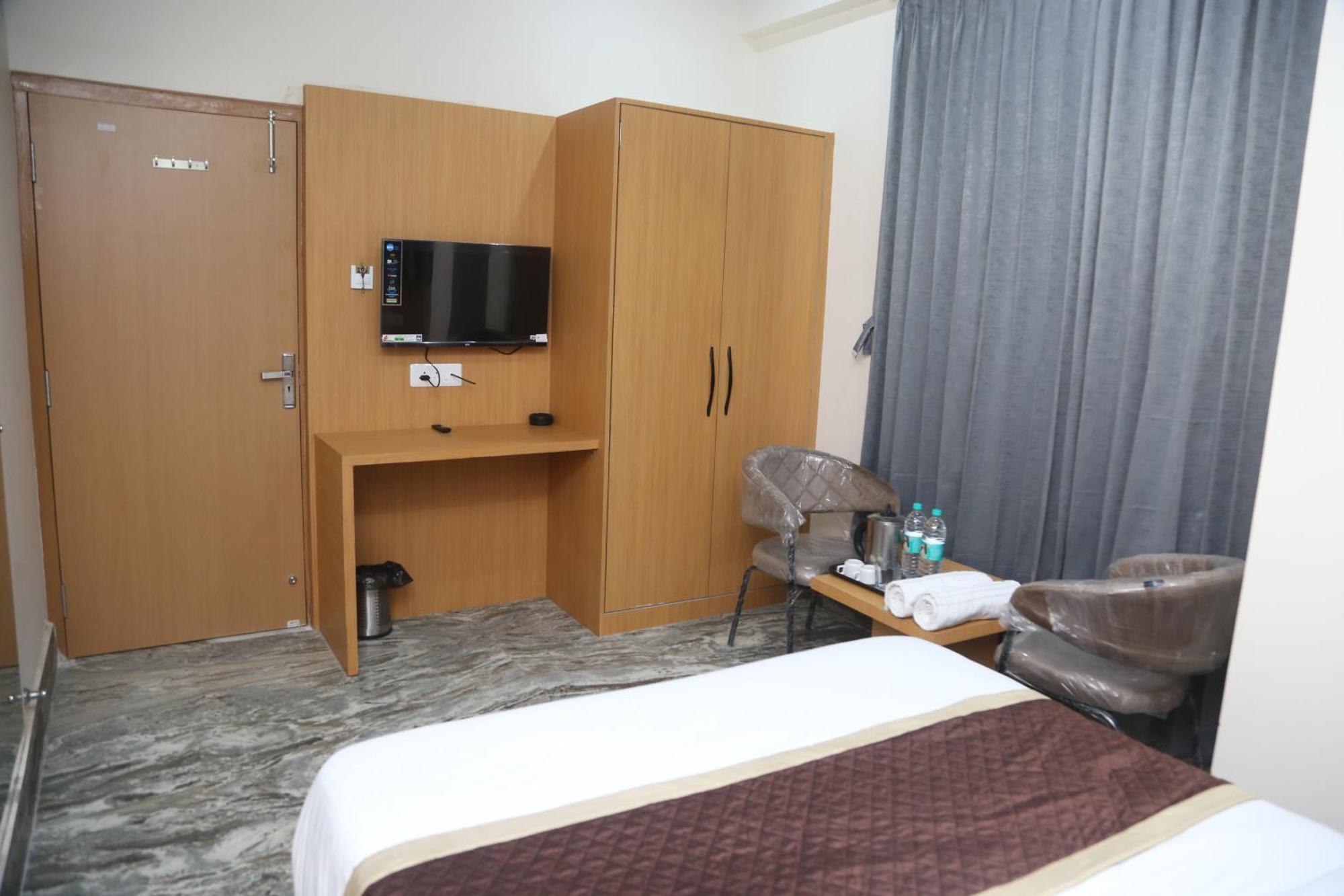 Hotel Kirti Plaza Chittorgarh Exterior photo